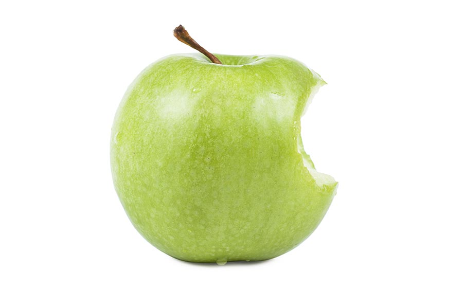 Efter bettrehabilitering är det lätt att bita i äpplet. 